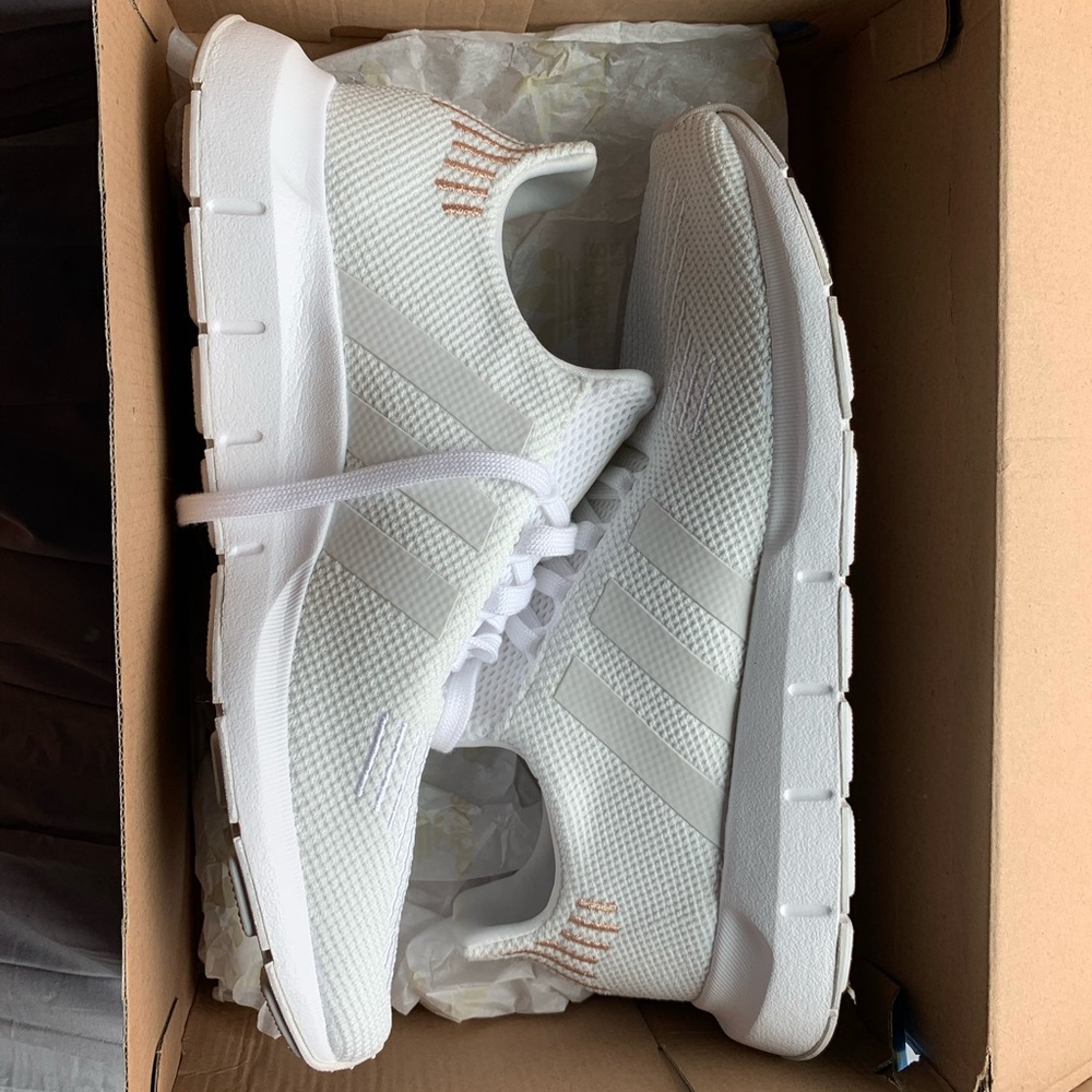 NWT White ADIDAS Swift Run